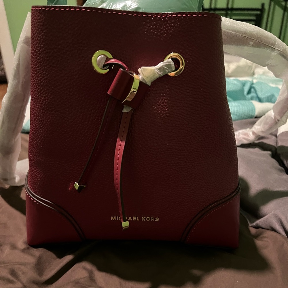 Mk satchel berry color